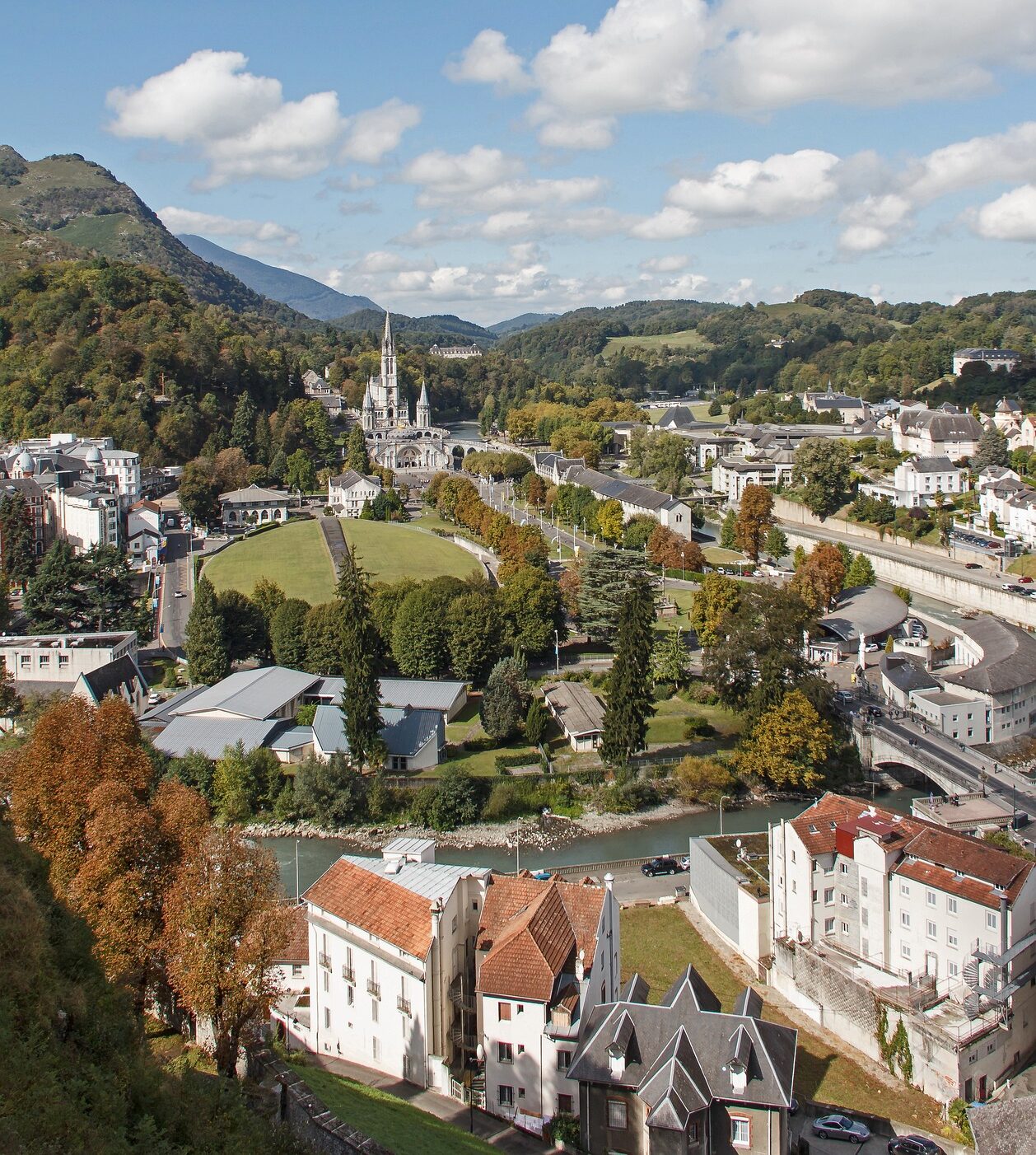 Pourquoi Lourdes attire des millions de visiteurs chaque année ?